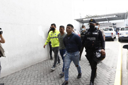 Este miércoles dos hombres fueron capturados luego de que asaltaran a un transeúnte, quien cargaba más de 20.000 dólares.