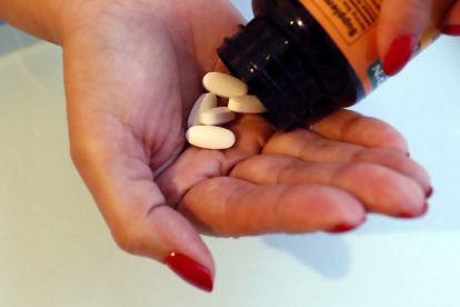 Fotoilustración de medicamentos de venta libre el 9 de diciembre de 2020 en Bogotá (Colombia).