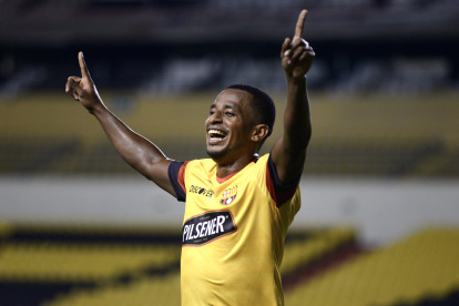 Barcelona se afianza a la final tras vencer a Mushuc Runa.