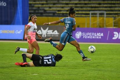 Nayeli Bolaños fue una de las figuras de El Nacional y marcó el segundo gol de las Guerreras ante Ñañas.
