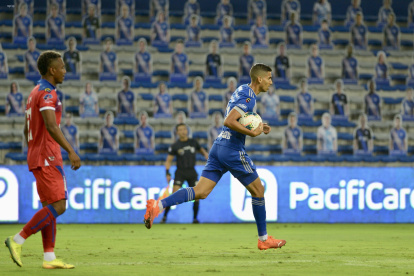 José Francisco Cevallos celebra uno de sus goles frente al Olmedo en el Capwell.

FOTOS API