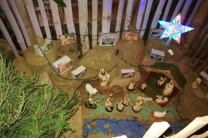 .Pesebres. Allí realizan la novena del Niño Jesús.