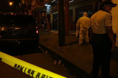 Mendoza recibió una ráfaga de tiros la noche del lunes 21 de diciembre de 2020, al salir de un medio de comunicación en la provincia de Los Ríos.