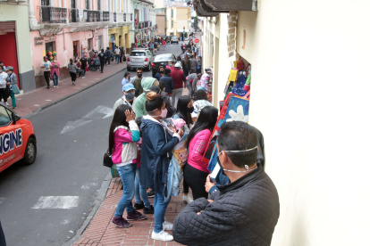 Hay veredas tan angostas en las que es complicado mantener el distanciamiento