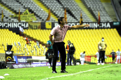 Fabián Bustos sueña con ser campeón con Barcelona.