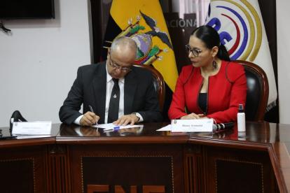 Los presidentes de los dos organismo de la Función Electoral mantuvieron un encuentro por casi dos horas este 24 de diciembre.