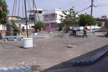 Hecho. El mantenimiento llegó a las áreas verdes de la ciudadela.