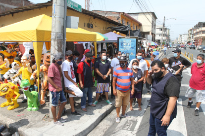 Hecho. Más de una veintena de artesanos participaron en la concentración.