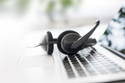 El negocio que se lucra de acosar a los deudores.