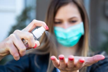 La cifra de decesos se reparte entre los 9.441 confirmados con pruebas PCR y los 4.553 probables por la enfermedad, indicó la cartera sanitaria en su parte oficial diario.