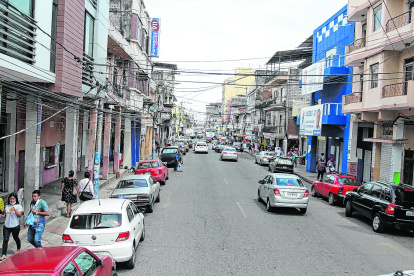 Una de las avenidas del centro de Durán, un cantón que no termina de despegar y que está golpeado por la pandemia de este 2020.