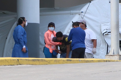 El dolor de perder a un ser querido por la covid-19. Dolor y llanto.