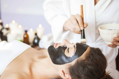 Las mascarillas, dependiendo de sus principios activos, nutren a profundidad la pie