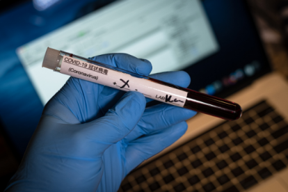 Según datos de la JHU, Estados Unidos sigue a la cabeza en el número de contagios en el mundo con 19"974.122.