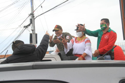 Campaña. El aspirante a la Presidencia por el Partido Sociedad Patriótica, Lucio Gutiérrez, decidió iniciar su campaña con una caravana motorizada.