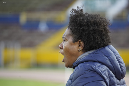 Wendy Villón, entrenadora ecuatoriana, consiguió un nuevo cetro en el país, esta vez con El Nacional.