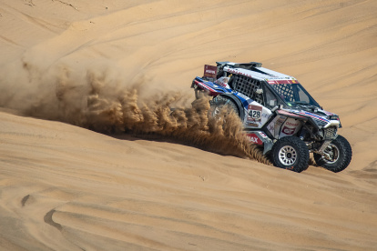 El auto 428, conducido por el ecuatoriano Sebastián Guayasamín, durante la segunda etapa.