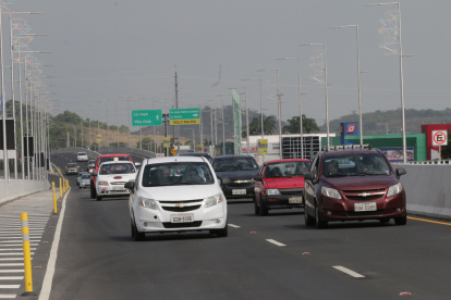 Obra. El puente se inauguró en octubre pasado y tuvo una inversión de 60 millones de dólares. El Municipio de Guayaquil contribuyó con $ 25 millones
PERIODISTA : JUAN DANIEL PONCE 

FECHA : 05/01/2021 

Agencia (ag-extra)