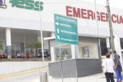 Vista del área externa de la Emergencia del Hospital del IEES de Los Ceibos, el pasado domingo 3 de enero.