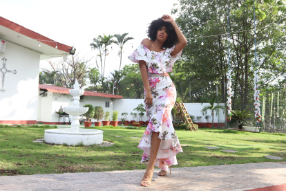 El estampado floral puede ser usado en el día o la noche