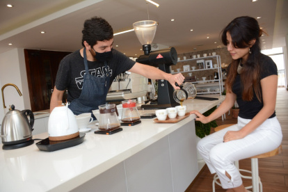 La cafetería Coffee Relief funciona dentro del Hotel Quito.