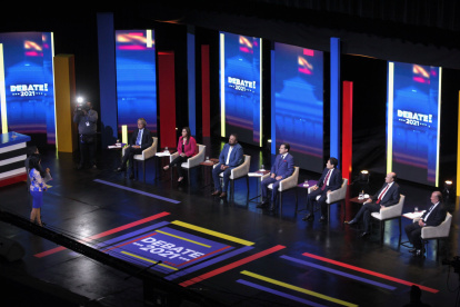 La Casa de la Cultura Ecuatoriana fue la sede del primer encuentro. Falta la comparecencia de siete candidatos más.