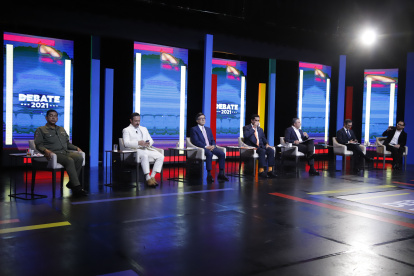 Debate de candidatos a la presidencia de la RepÃºblica de Ecuador.  Lucio Gutierrez, Juan Fernando Velasco, Pedro Freile, Guillermo Celi, Xavier Hervas, Cesar MontÃºfar, Gerson Almeida 
  Quito 10 de Enero del 2021 Agencia ( ag - expreso ag extra )