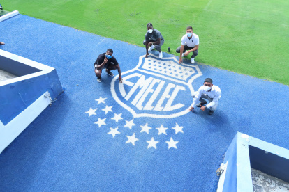 Cuatro de los jugadores que fueron ascendidos al primer equipo de Emelec.