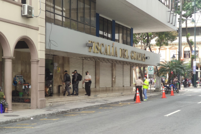 Hasta ahora no hay pronunciamiento oficial que confirme la existencia de algún elemento explosivo en las instalaciones.