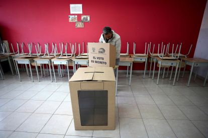 El Comité de Operaciones de Emergencia (COE) Nacional entregó este martes al Consejo Nacional Electoral (CNE) el denominado Protocolo General para prevención de la propagación de la covid-19.