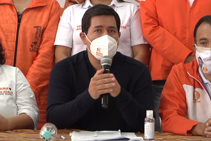 El candidato a la presidencia por Unes, Andrés Arauz, rechazó la suspensión de la promoción electoral.