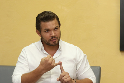 Es la primera participación de Mario Cuvi en política electoral.