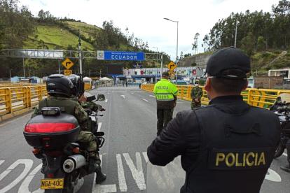 El cierre en el puente internacional Rumichaca, se mantiene.