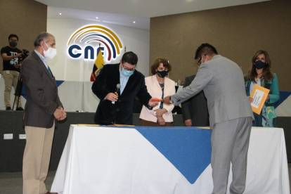 El Comité Nacional de Debates elaboró 64 preguntas divididas en 64 grandes temáticas.