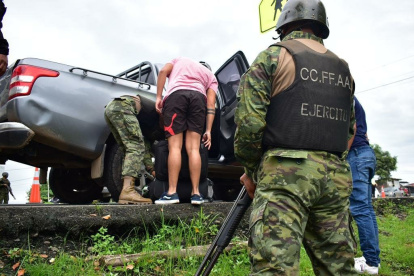 Operativos. En los controles también participaron elementos de las Fuerzas Armadas.