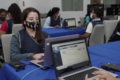 El CNE evaluó el proceso técnico y logístico que aplicará en las elecciones.