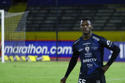 Moisés Caicedo (i), de 19 años, se convirtió en pieza clave para el Independiente del Valle. En la Tricolor también demostró su gran juego en las eliminatorias.