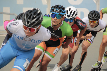 Élite. Jorge Bolaños (d) y Renato Campana (segundo desde la izquierda) acudirán a la cita colombiana como parte de su preparación .