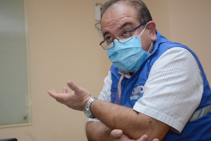 Rommel Rosero Estudió Administración de Empresas en la Escuela Politécnica del Ejército. Tiene una maestría en Salud, Seguridad y Ambiente de la Universidad San Francisco de Quito y otra maestría de la Universidad de Huelva. Actualmente es director de la Agencia de Coordinación Distrital del Comercio del Municipio de Quito.