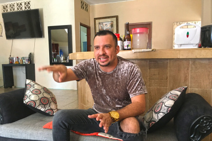 El salsero ya tiene una vida en Guayaquil, junto a su pareja que ya está embarazada.