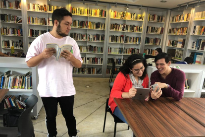 Educación de calidad, derechos ciudadanos, defensa del medio ambiente y los animales, lucha feminista, defensa de la vida, etc, son las causas que defienden los jóvenes.