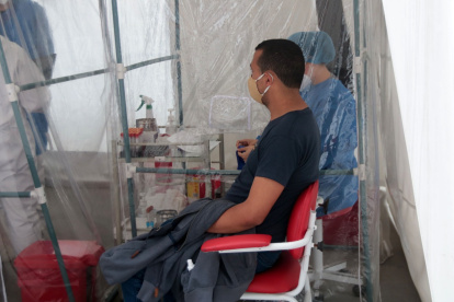 Anuncio. La Cruz Roja busca verificar las condiciones de los pacientes antes y después de recibir las vacunas.