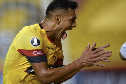 Cristian Colman, exdelantero de Barcelona, dejó una grata impresión entre la hinchada por sus condiciones.