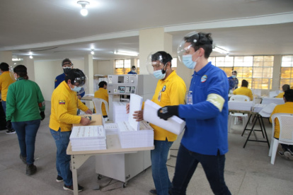 En el Instituto Geográfico Militar (IGM) no ha podido arrancar la impresión del documento de votación para la dignidad de parlamentarios andinos.