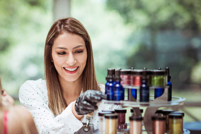 Desde muy pequeña, estuvo rodeada del mundo de los negocios. Hoy aplica lo aprendido de sus padres en su propio emprendimiento.