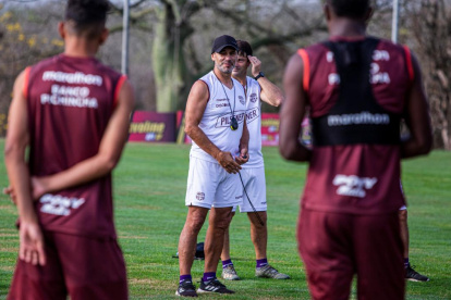 Fabián Bustos, durante la pretemporada del Ídolo en suelo manabita.