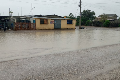 Santa Elena. Así amanecieron las comunas del cantón, tras las lluvias.