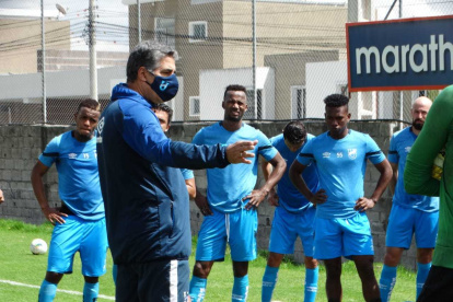El técnico colombiano, Santiago Escobar, se sumó a la pretemporada del conjunto camarata desde el fin de semana