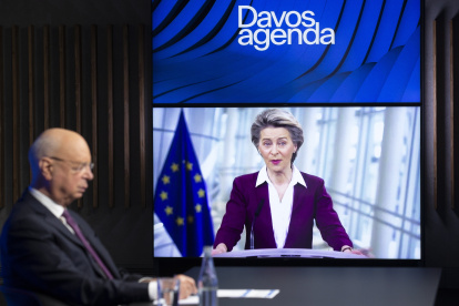 Von der Leyen pide en Davos frenar el poder de los gigantes de Internet.