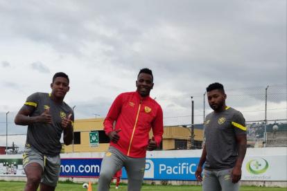 Los jugadores de Aucas siguen entrenándose en el centro deportivo de Chillagallo, junto al estadio Gonzalo Pozo